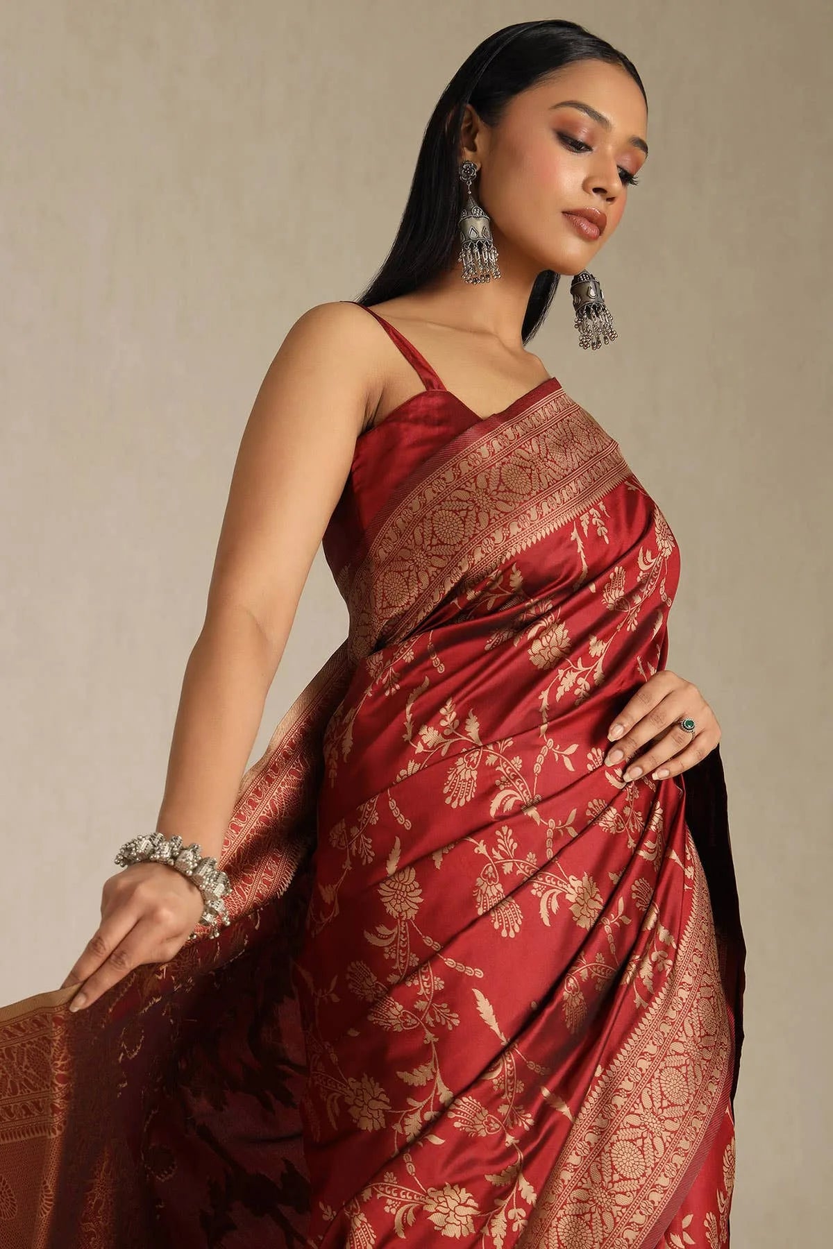 Maroon Tussar Floral Print Saree — detail