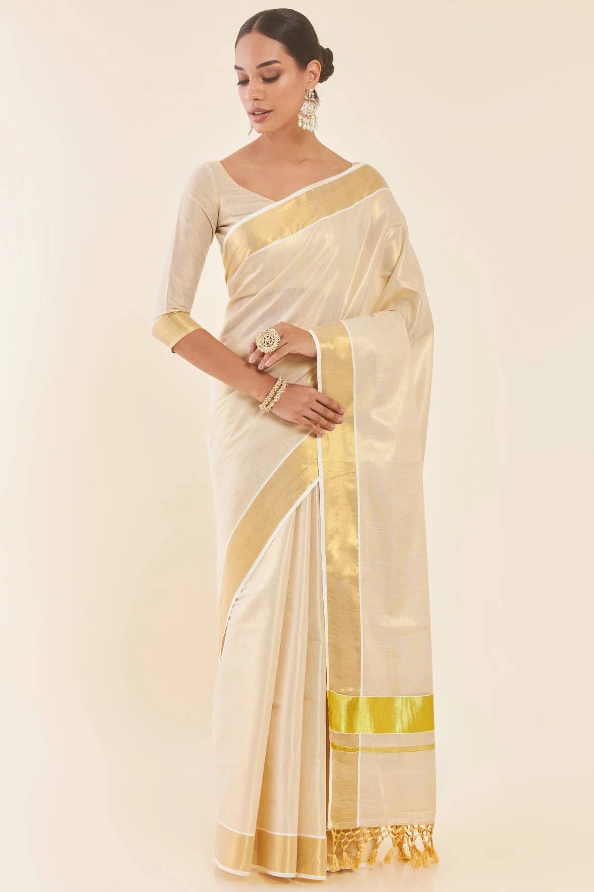Gold Tissue Kasavu Saree With Zari Pallu And Borders — detail