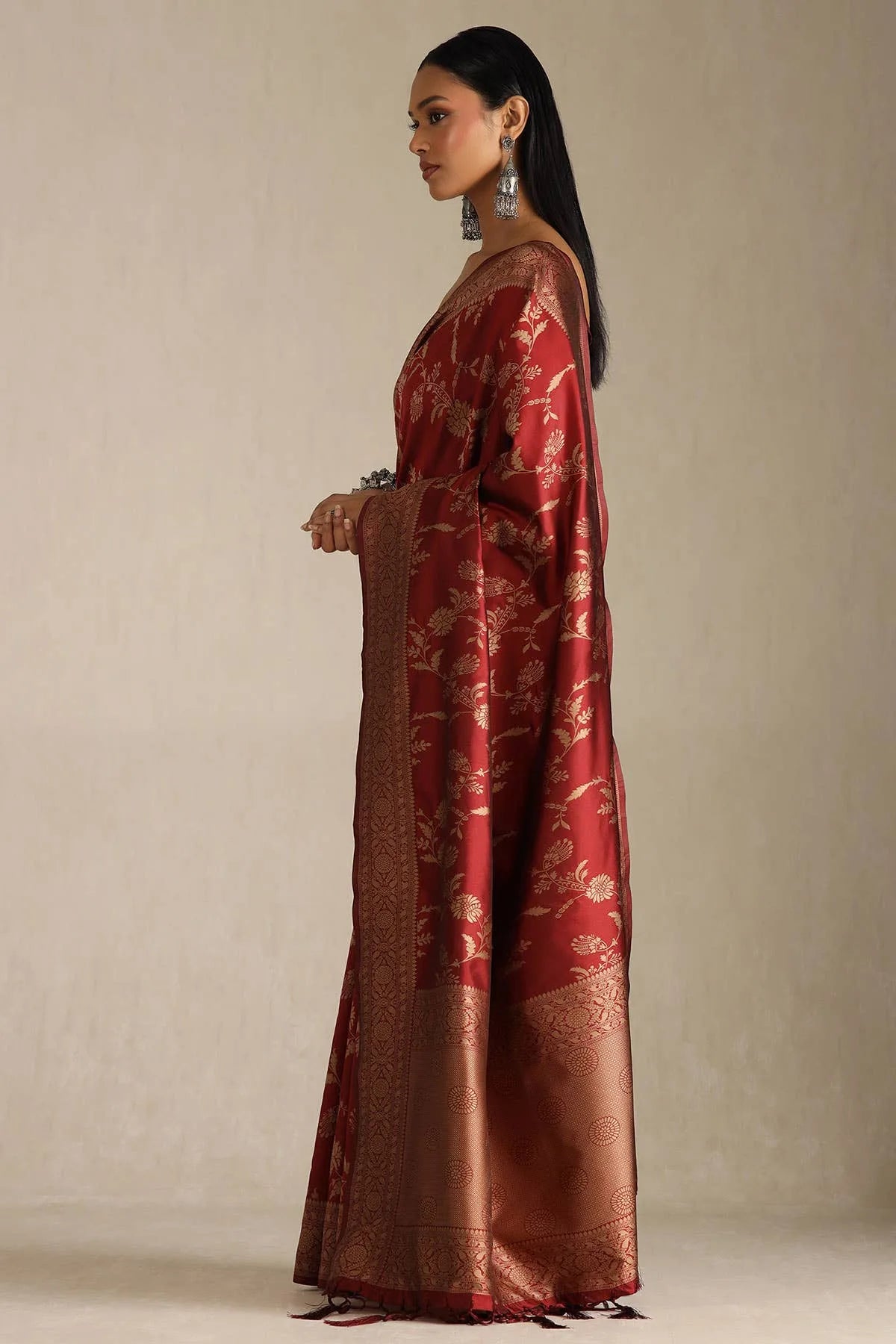 Maroon Tussar Floral Print Saree — detail