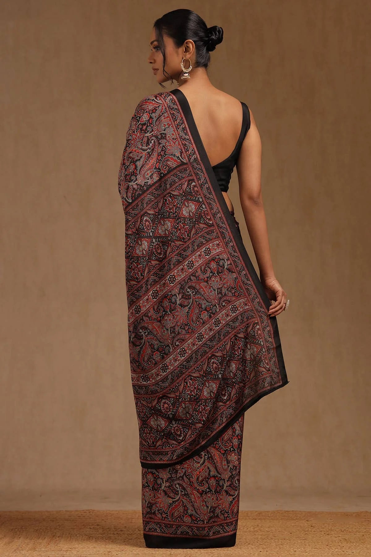 Black Crepe Paisley Print Saree — detail