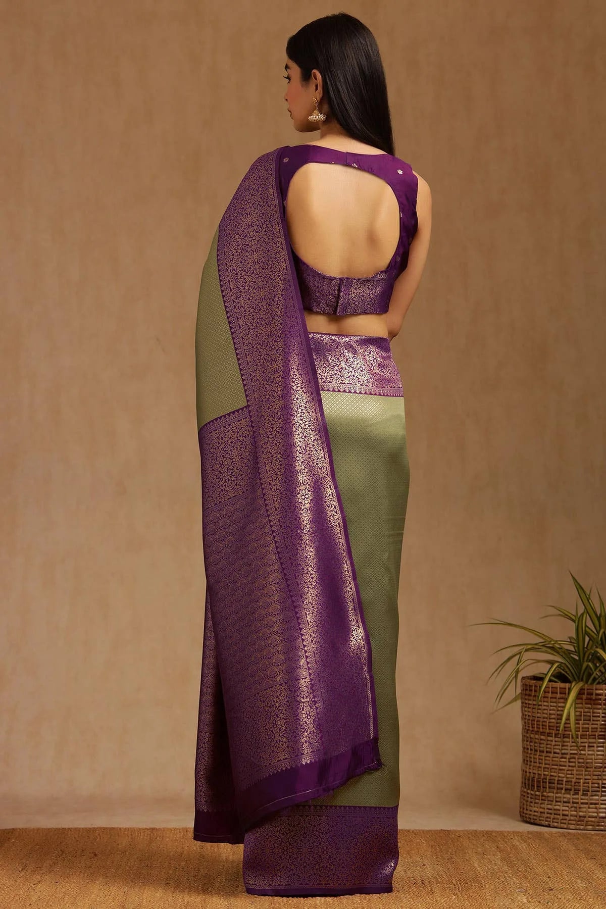 Olive Silk Blend Zari Woven Saree — detail