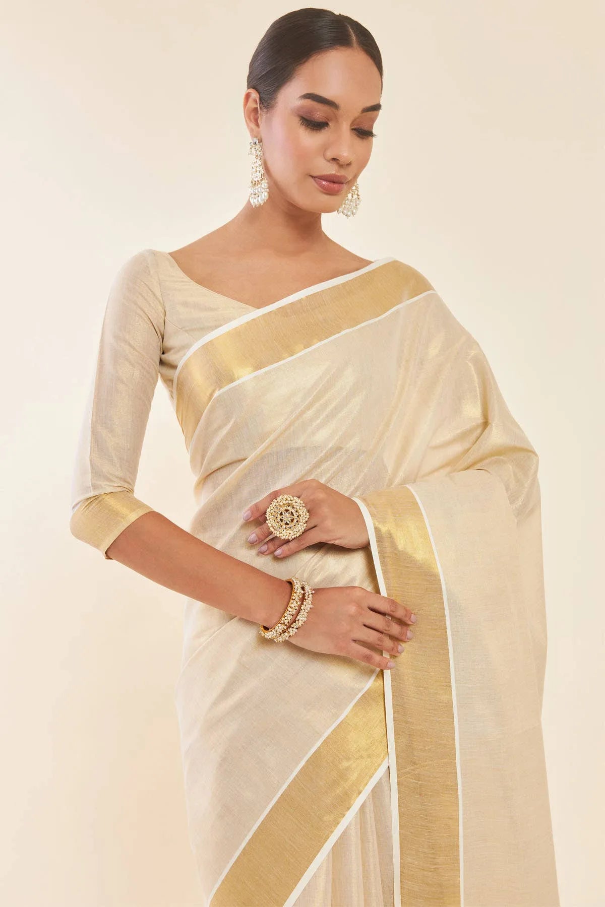 Gold Tissue Kasavu Saree With Zari Pallu And Borders — detail