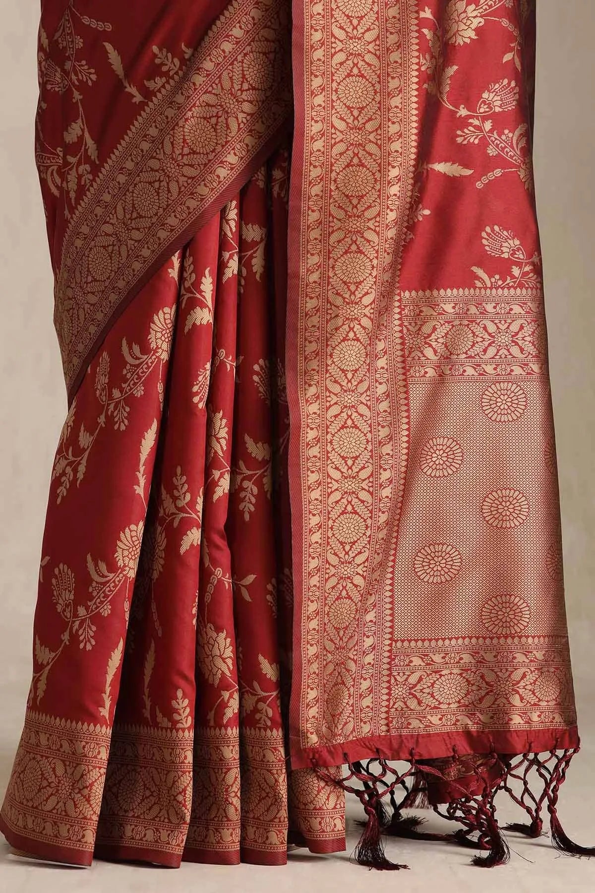 Maroon Tussar Floral Print Saree — detail