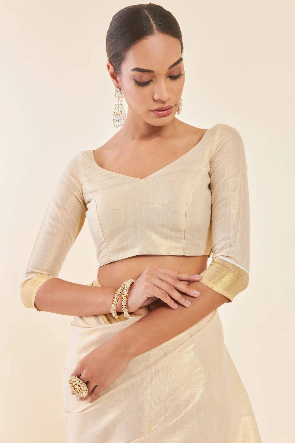 Gold Tissue Kasavu Saree With Zari Pallu And Borders — detail