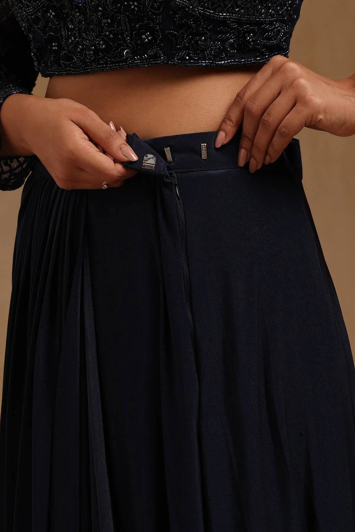 Navy Blue Spandex Solid Ready To Wear Saree — detail